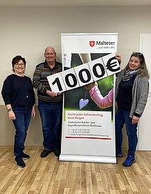 Von Links: Heidi Plöger, ÖDP-Kreisschatzmeister Axel Jänichen und Senta Muth 